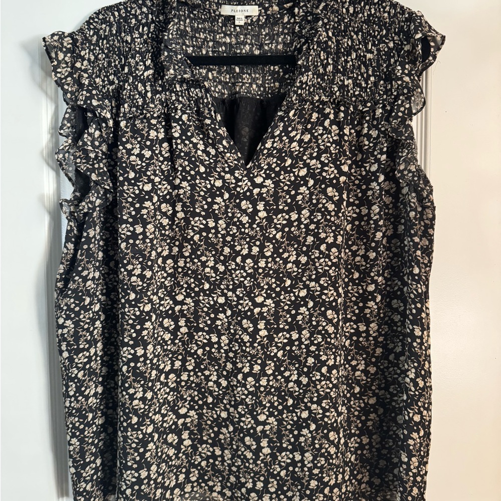 Pleione Floral Black and White Women's Top